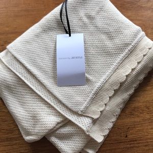 BNWT cocoon by Amma